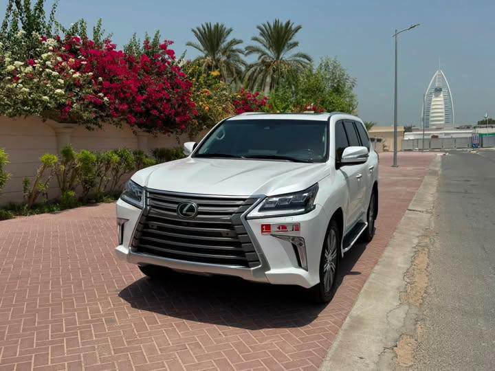 للبيع لكزس Lx570 2017 خليجي