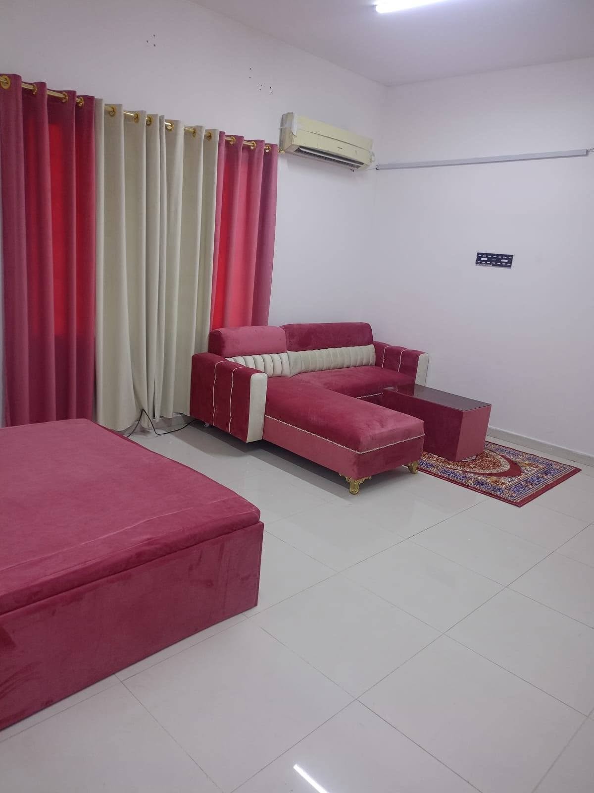 Studio available in Al Khuwair (room + bathroom + kitchen)