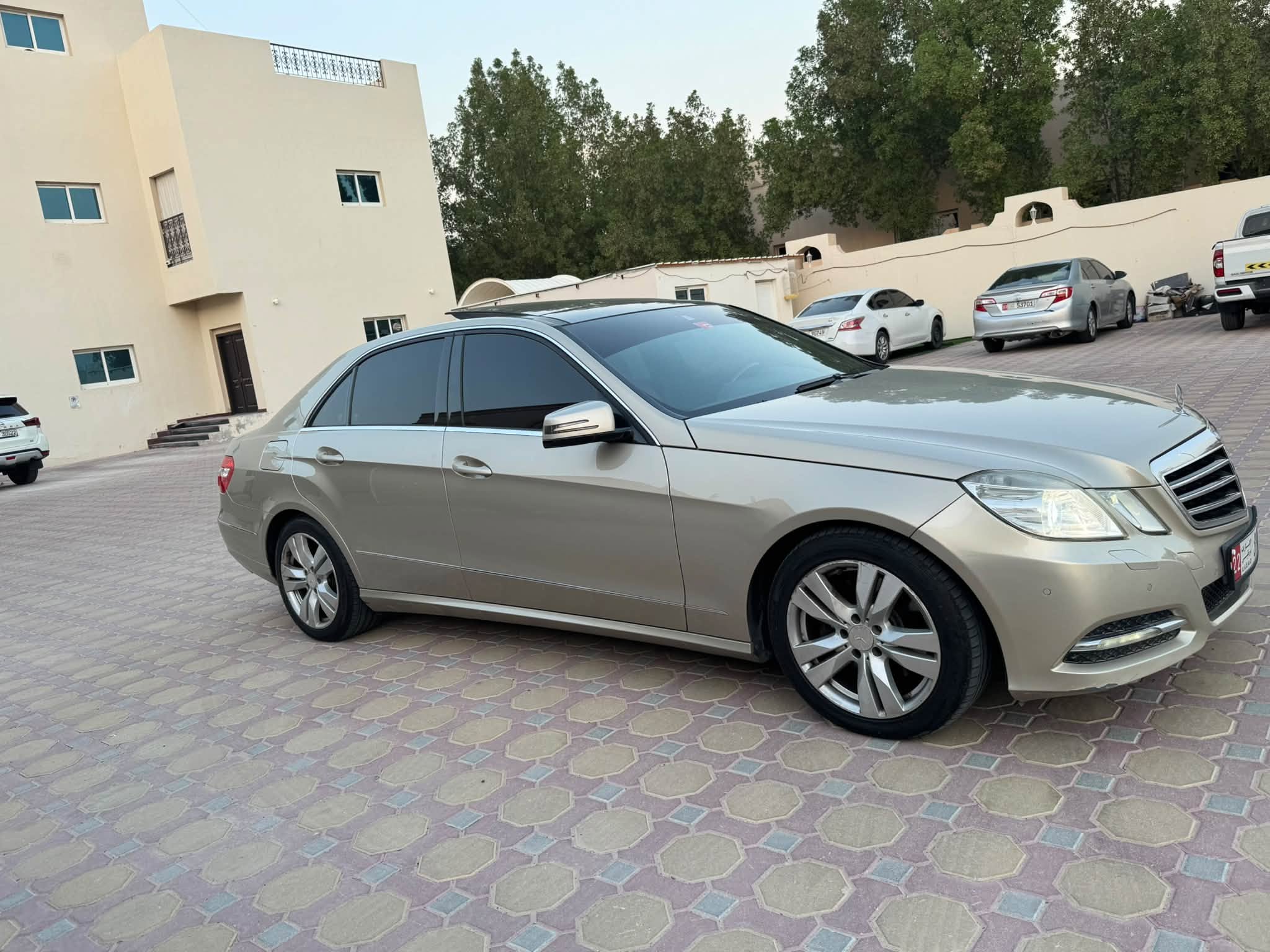 مرسيدس E300 موديل 2012 خليجي